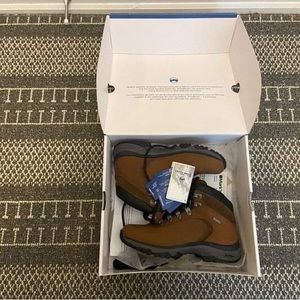 New Wild River hiking boots. Women size 7.5.